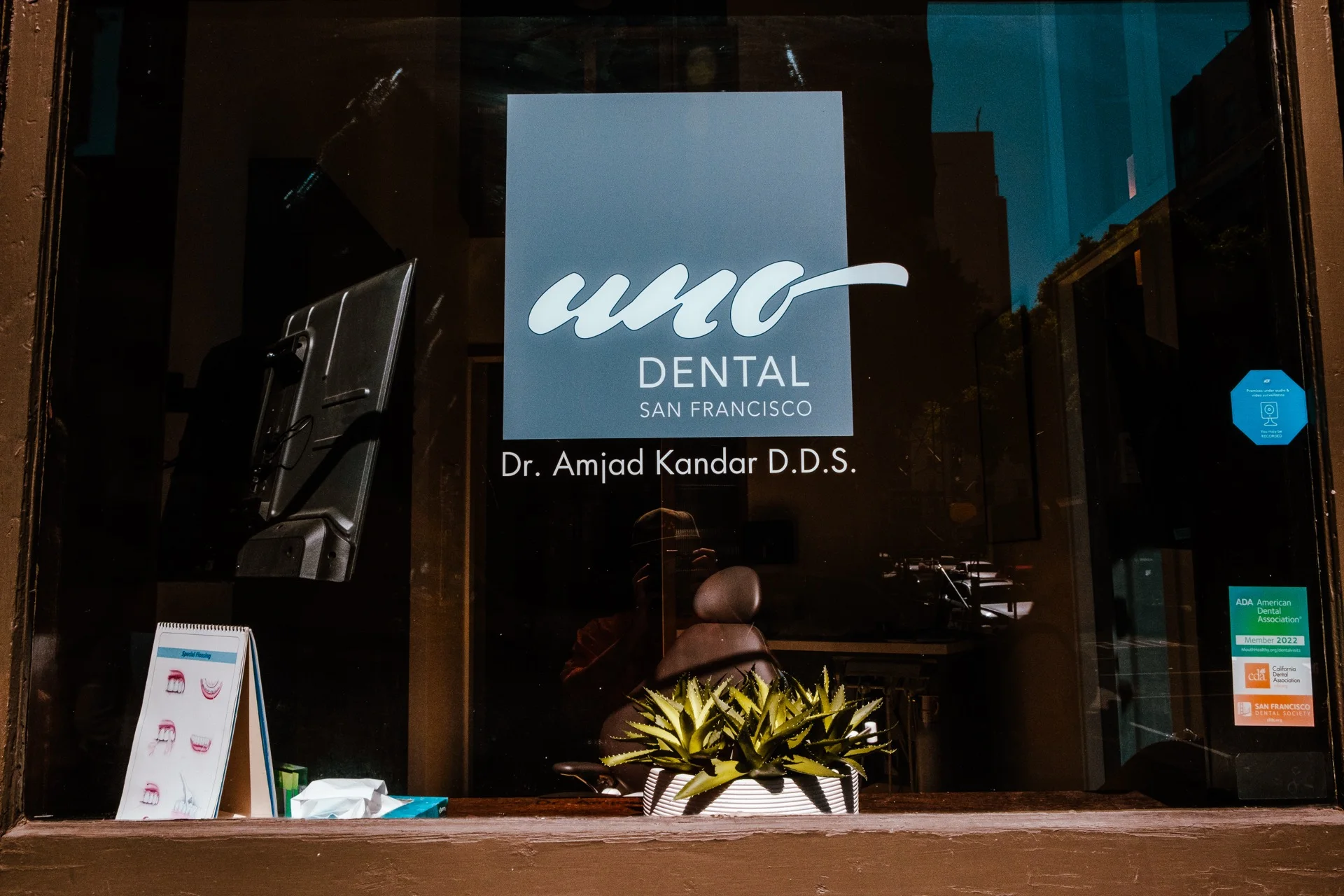 UNO DENTAL SAN FRANCISCO — window signage and operatory detail